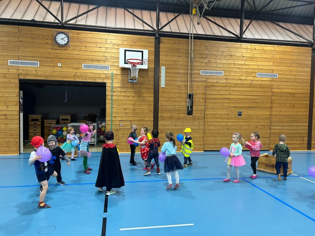 Spiele in der Halle